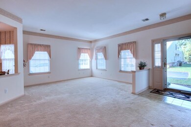 4695 Blue Grass Ln unit 18, Macungie, PA 18062 - photo 5