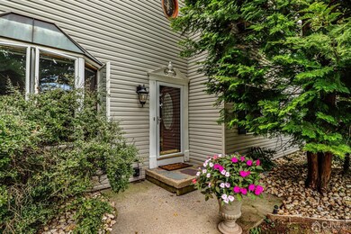 550 Blue Ridge Ave, Piscataway, NJ 08854 - photo 4