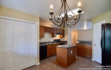 9011 Hilltop Crossing Dr, San Antonio, TX 78251 - photo 7