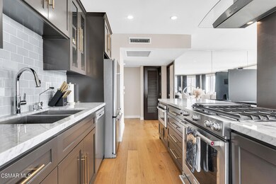 800 W 1st St apt 1405 HsHProd-18