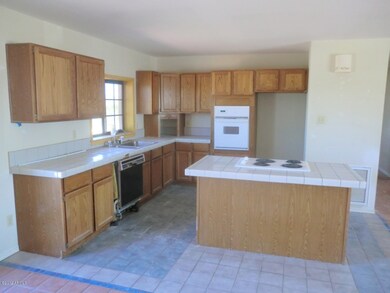 OPEN EAT IN KITCHEN