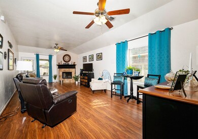 377 Henry St, Alvin, TX 77511 - photo 5