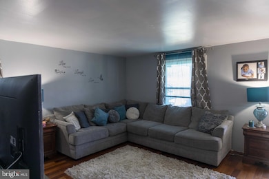 944 Kayden Ln, Essex, MD 21221 - photo 5