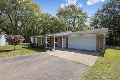 3381 Circle Dr, Saint Joseph, MI 49085 - photo 2