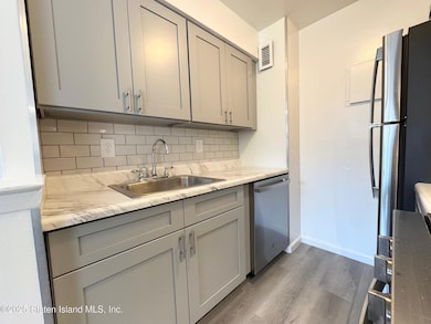 390 Maryland Ave unit 2C, Staten Island, NY 10305 - photo 7