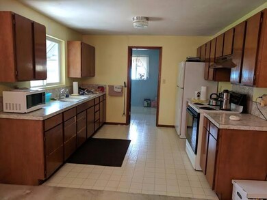 405 Gibbon Rd, Central Point, OR 97502 - photo 3