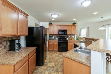 2637 Wildflower Ln, Greenwood, IN 46143 - photo 6
