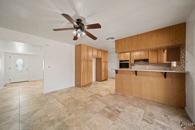 Large open Kitchen dining