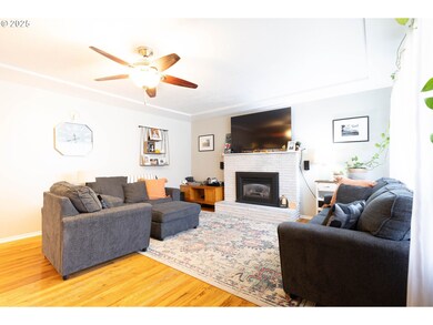 909 14th St, La Grande, OR 97850 - photo 2