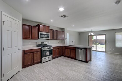 2631 N Princeton Dr-8