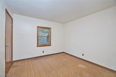 3927 Daisyview St, Shadyside, OH 43947 - photo 6