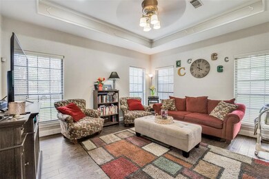 705 E Crockett St, Ennis, TX 75119 - photo 5