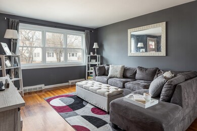 5 Robin Cir, Medway, MA 02053 - photo 4