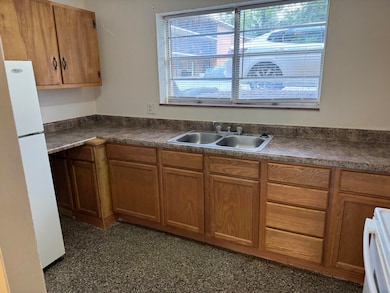 100 Ridgeview Lane, Apt 8 3