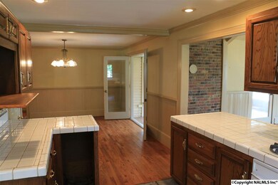 Showing the dining area.