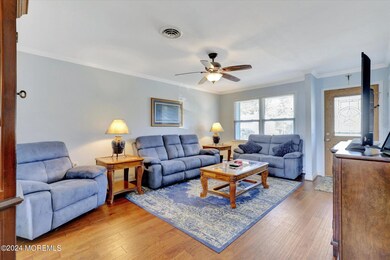 07-Family Room