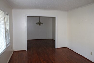 Living/dining room