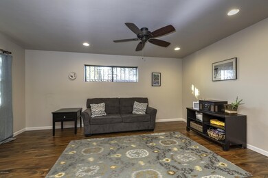 2946 N Euclid Ave (4 of 26)