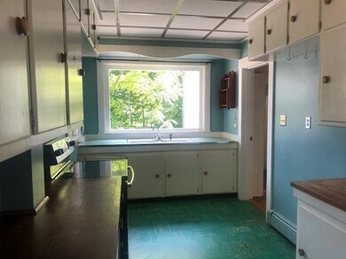 8 Annie St unit B, Berwick, ME 03901 - photo 4