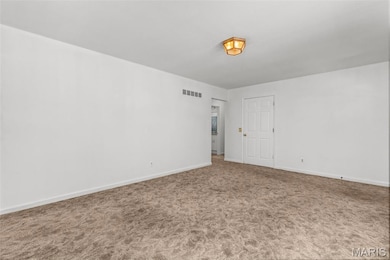 10409 Gardo Ct, Saint Louis, MO 63137 - photo 7