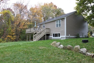 9 Mansfield Dr, Millville, MA 01529 - photo 4