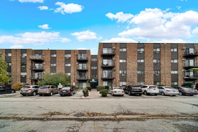 8936 N Parkside Ave unit B402, Des Plaines, IL 60016 - photo 3