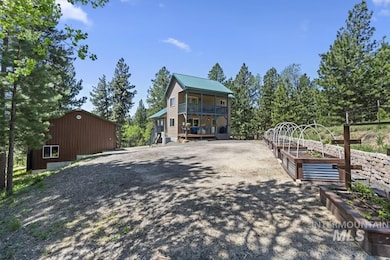 10416 Emma Loop, Cascade, ID 83611 - photo 3