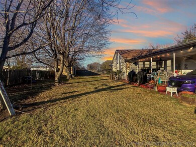 215 N K St, Eufaula, OK 74432 - photo 3