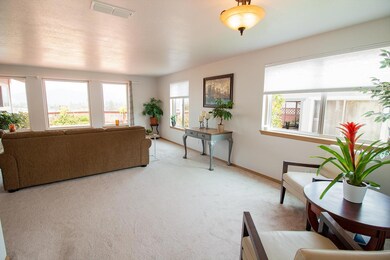 1766 Patriot Ln, Grants Pass, OR 97527 - photo 3