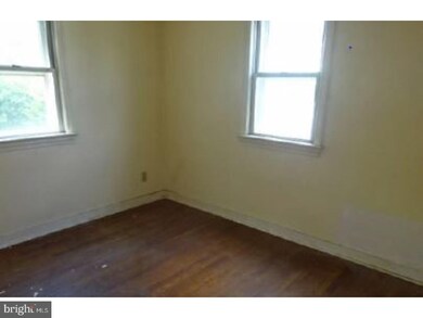 424 Nassau Ave, Paulsboro, NJ 08066 - photo 2