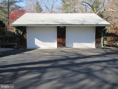 996 Schoolhouse Rd, Pottstown, PA 19465 - photo 3