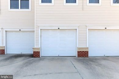 11327 Aristotle Dr unit 5-106, Fairfax, VA 22030 - photo 2