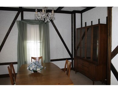 24 Meredith St, Springfield, MA 01108 - photo 3