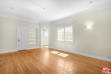 1306 N Alta Vista Blvd unit 1306. 1/2, Los Angeles, CA 90046 - photo 3