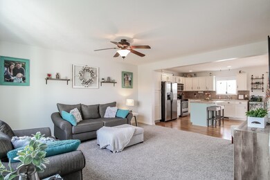 006-photo-living-room-5622449