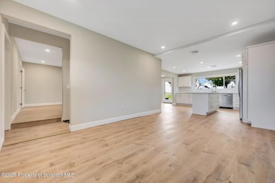 136 E Grove St, Taylor, PA 18517 - photo 6