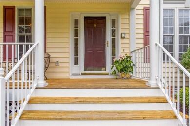 Large and welcoming front porch!