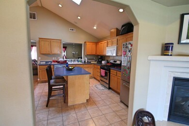 717 Mountain Ave, Central Point, OR 97502 - photo 6