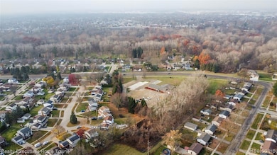 12658 Bender Dr, Sterling Heights, MI 48313 - photo 7