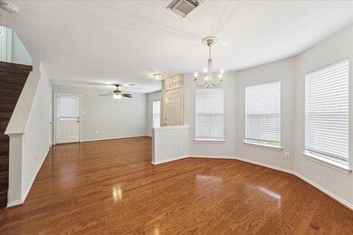 1723 Redwing Haven Dr, Houston, TX 77009 - photo 4