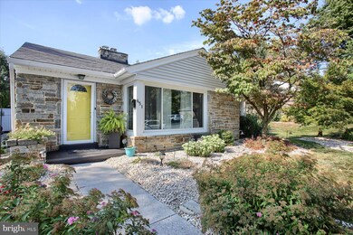 651 E Fir St, Palmyra, PA 17078 - photo 2