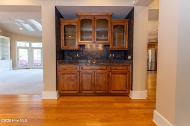 dining4 wet bar