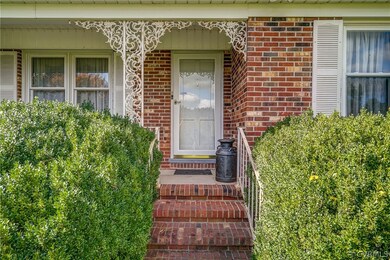 112 Henson Ave, Louisa, VA 23093 - photo 2