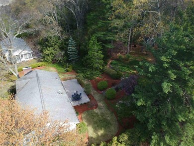 22 Thoreau Dr, Nashua, NH 03062 - photo 5