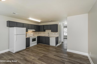 2528 Cedar St, Louisville, KY 40212 - photo 7