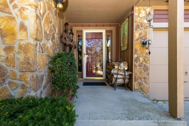 2015ShadeviewCt.-Exterior-7