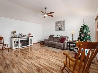 619 Wood Run Dr, Marysville, OH 43040 - photo 4