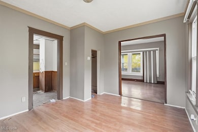 1036 Lexington Ave, Akron, OH 44310 - photo 4