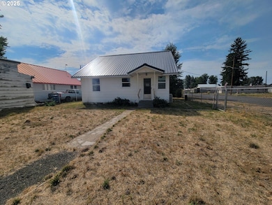 201 N 1st St, Glenwood, WA 98619 - photo 6