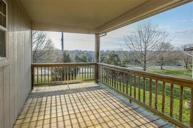 607 Derby St, Raymore, MO 64083 - photo 3